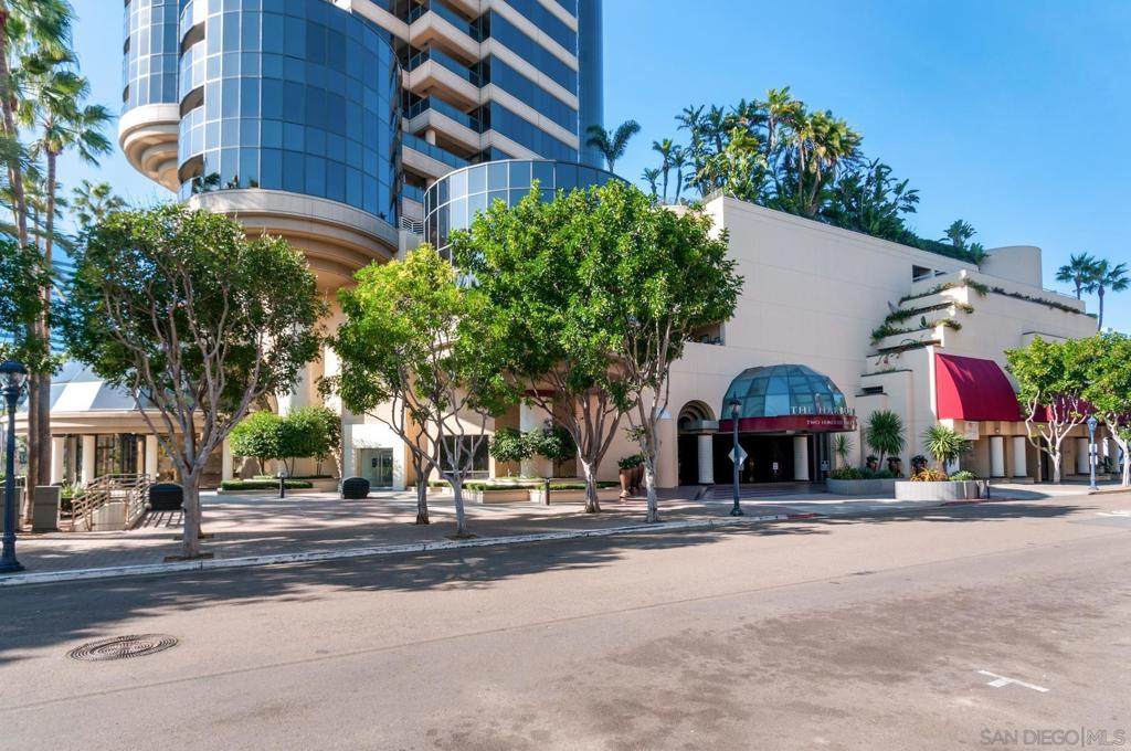 100 Harbor Dr - Photo 1