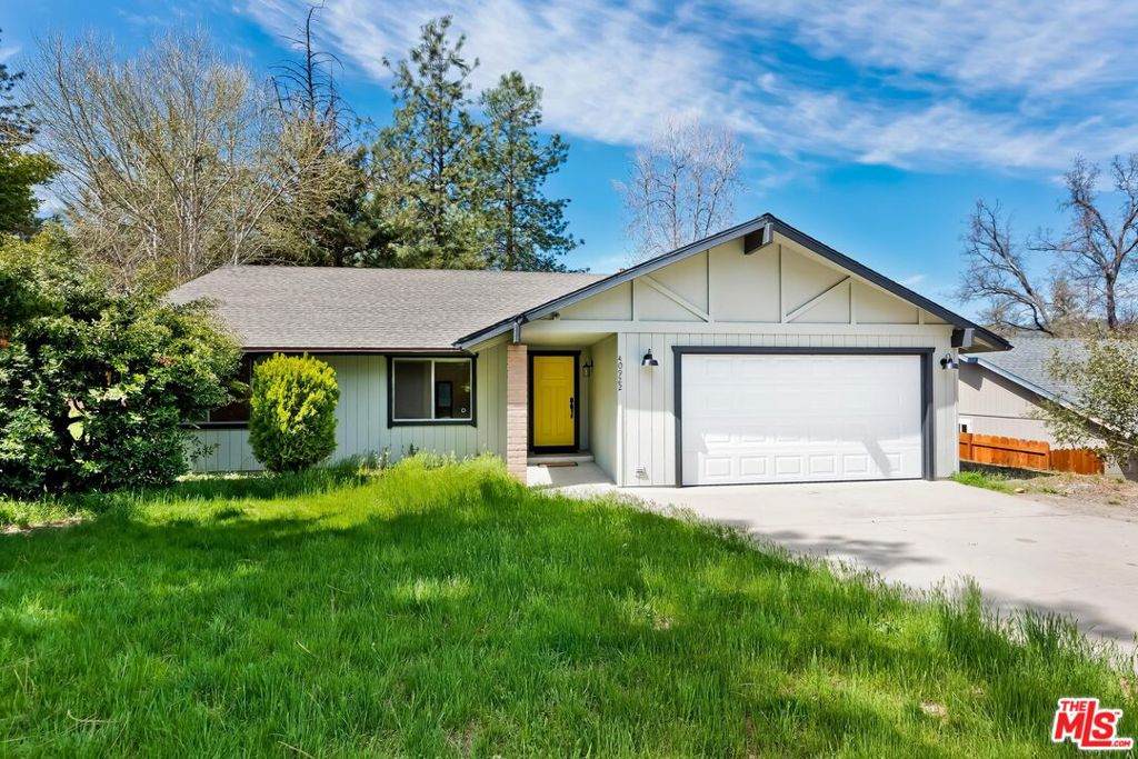 40922 Elliott Drive - Photo 1