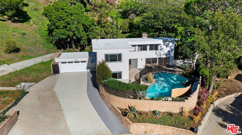 1054 Enchanted Way - Photo 1