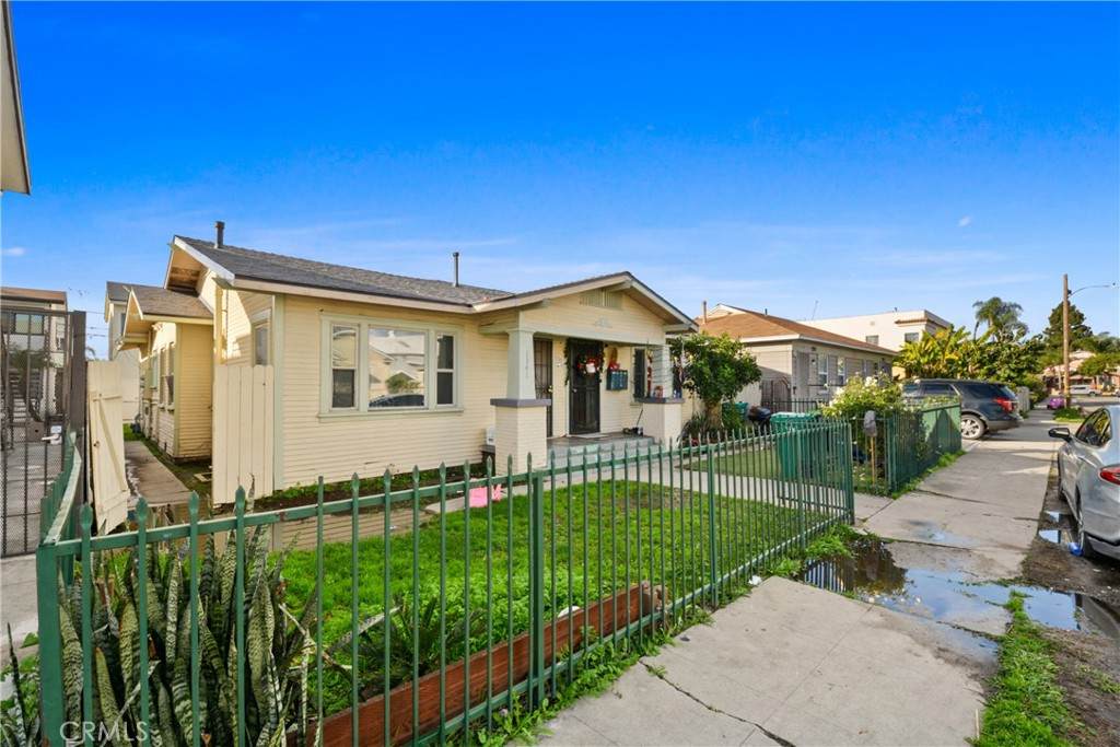 1341 Stanley Ave - Photo 1