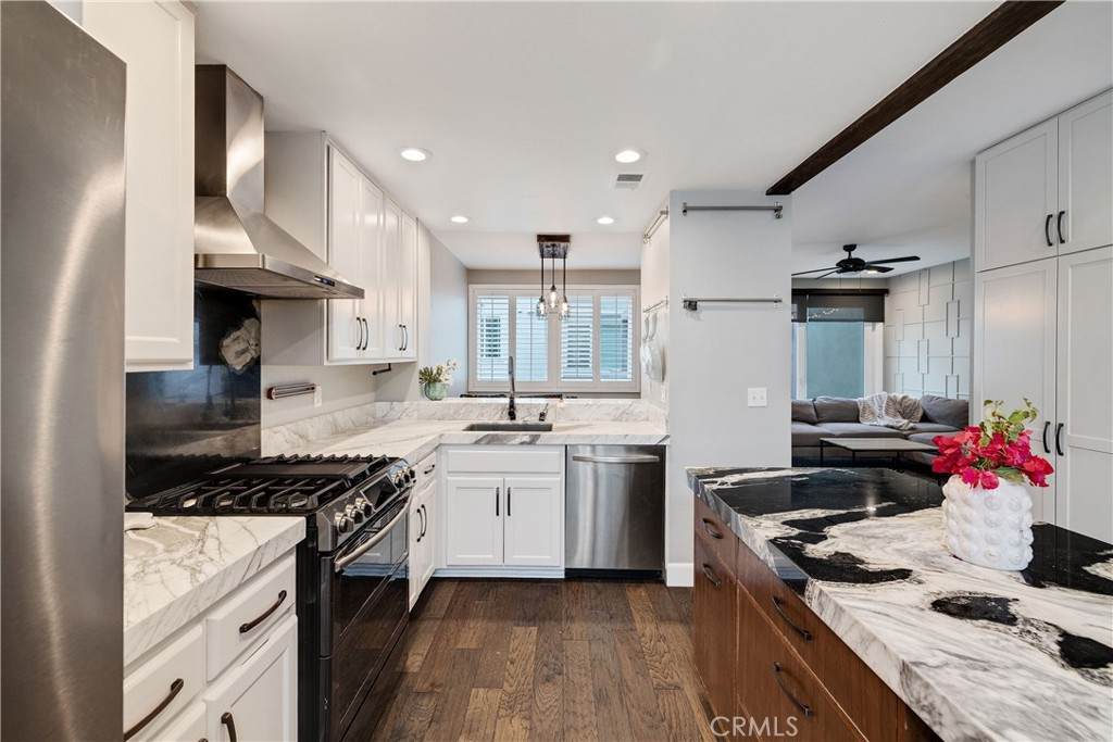 501 Herondo Street - Photo 1