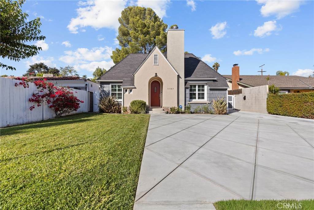 11147 Hortense Street - Photo 1