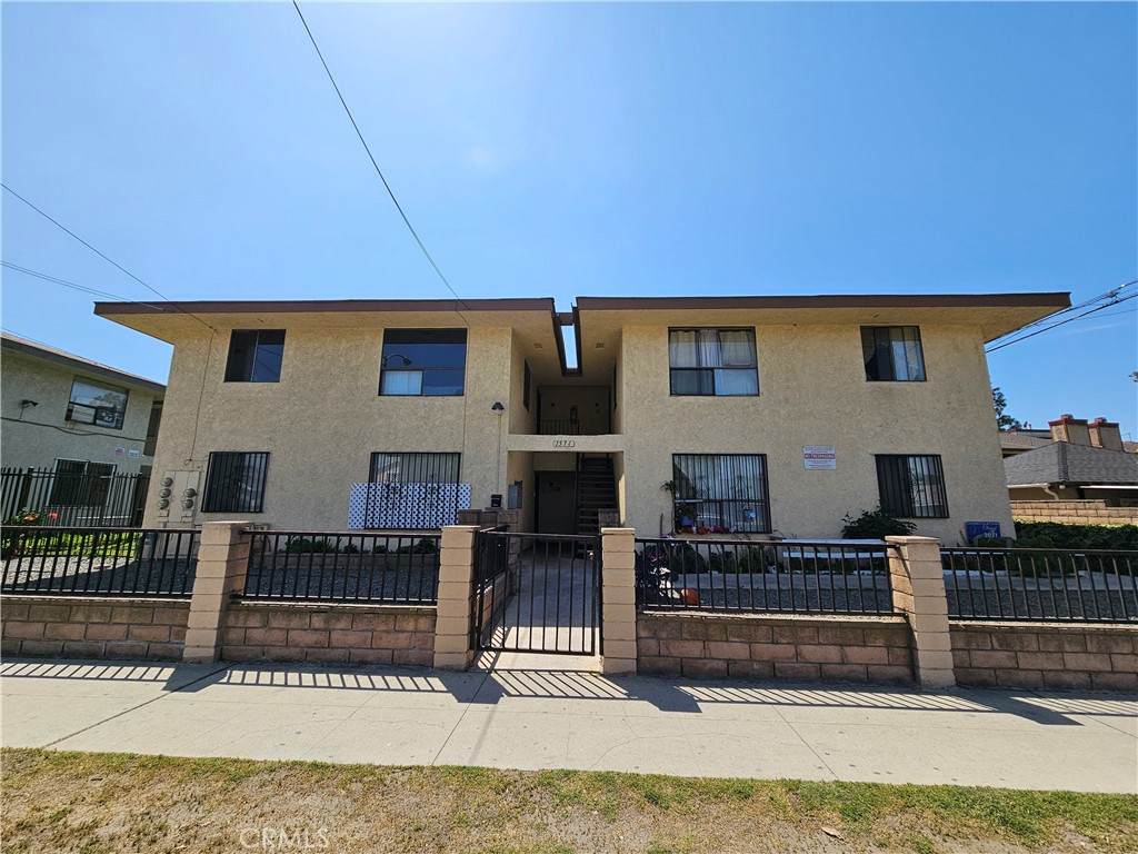 1574 Laurel Avenue - Photo 1