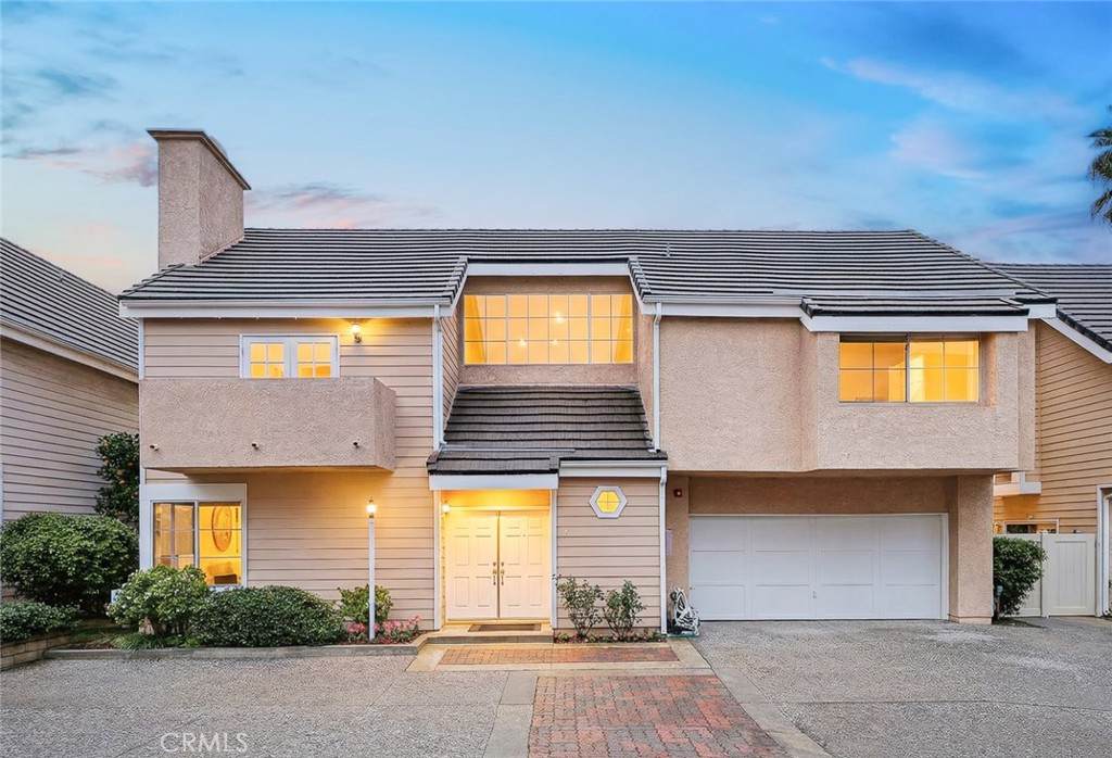 330 El Dorado Street - Photo 1