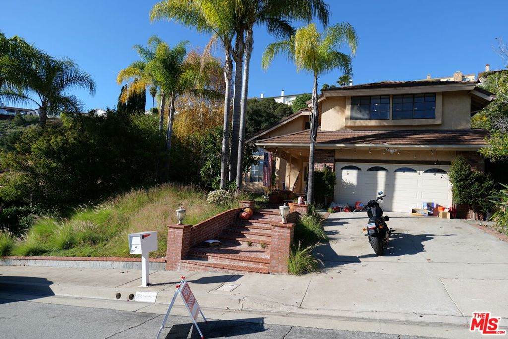 https://bt-photos.global.ssl.fastly.net/socal/orig_boomver_1_410508184-2.jpg