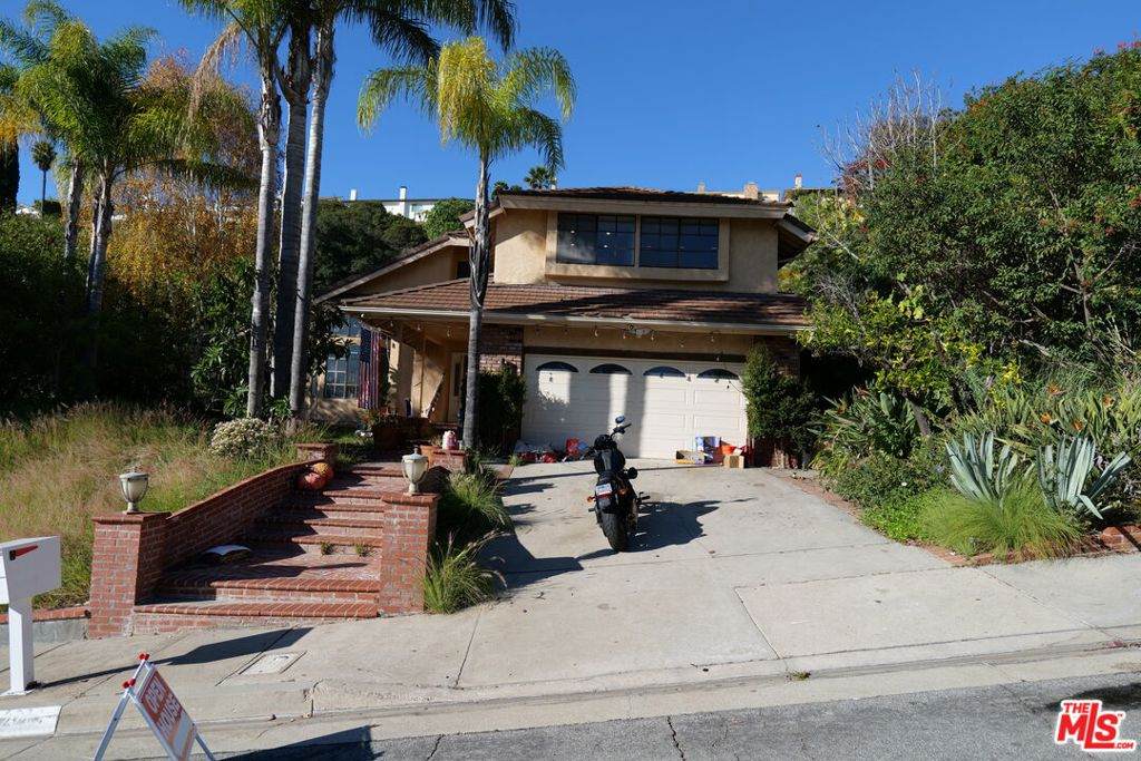 https://bt-photos.global.ssl.fastly.net/socal/orig_boomver_1_410508184-2.jpg