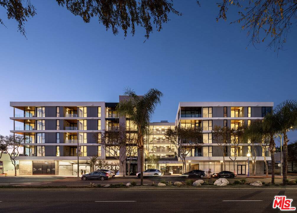 9001 Santa Monica Boulevard - Photo 1