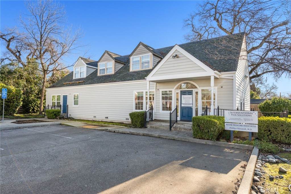 10 Governors Lane - Photo 1