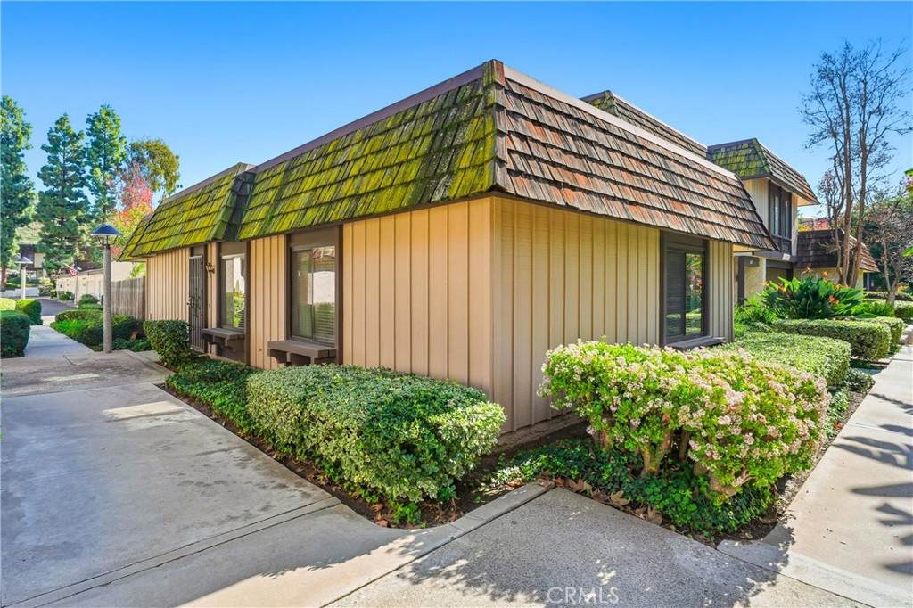 634 Cottonwood - Photo 1