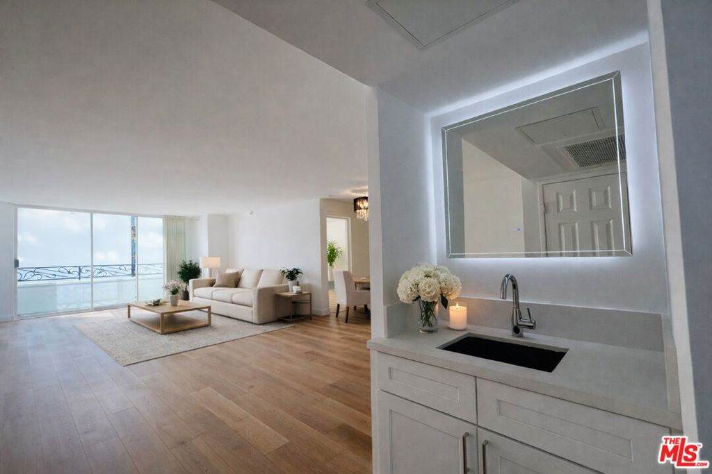 10390 Wilshire Boulevard - Photo 1