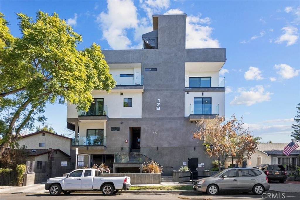 178 Alexandria Avenue - Photo 1