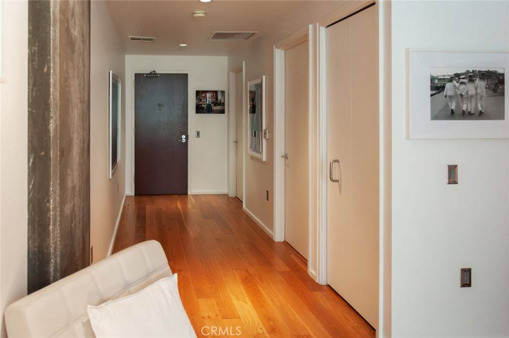 1155 Grand - Photo 1