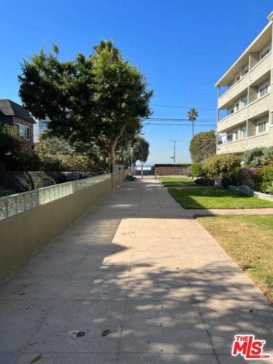 https://bt-photos.global.ssl.fastly.net/socal/orig_boomver_1_410803293-2.jpg
