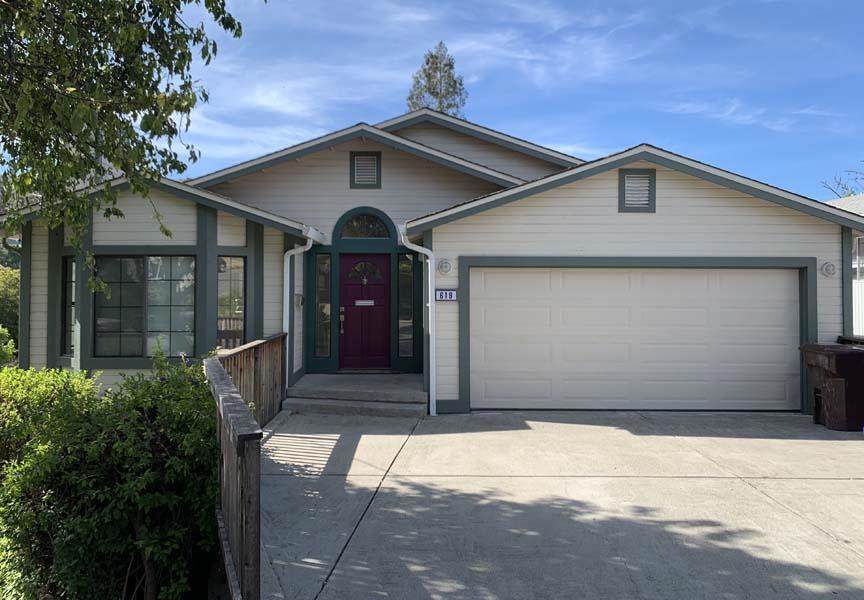 619 Edwards Street - Photo 1