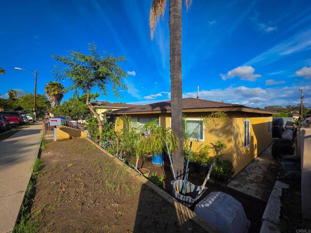 819 821 Raven Street - Photo 1