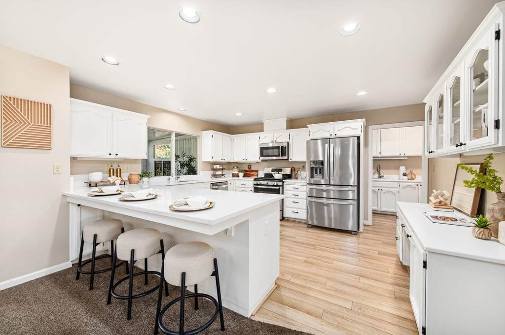 297 Del Valle Ct - Photo 1