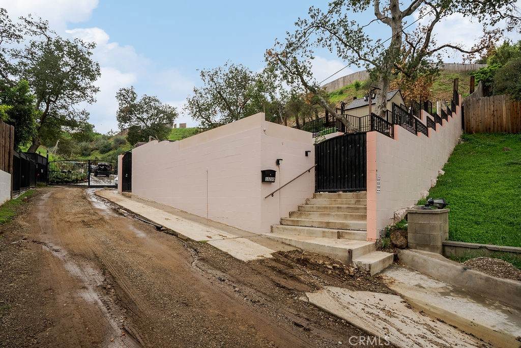 10200 Willow Springs - Photo 1