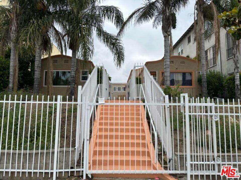 https://bt-photos.global.ssl.fastly.net/socal/orig_boomver_1_410828947-2.jpg