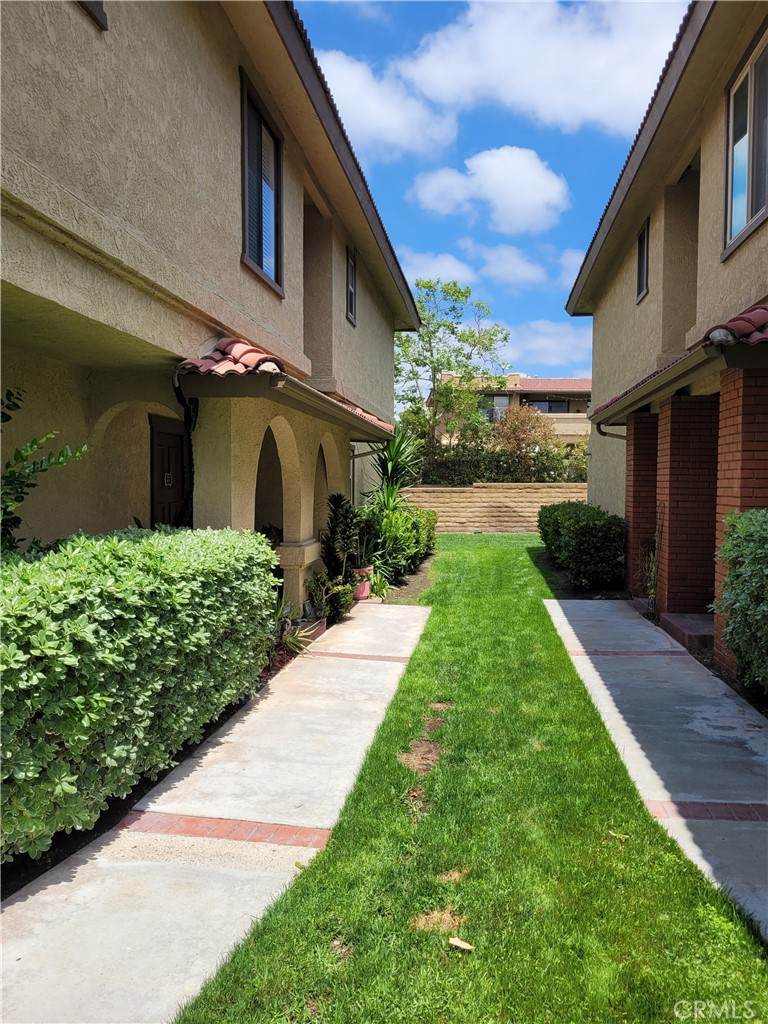 https://bt-photos.global.ssl.fastly.net/socal/orig_boomver_1_410889287-2.jpg