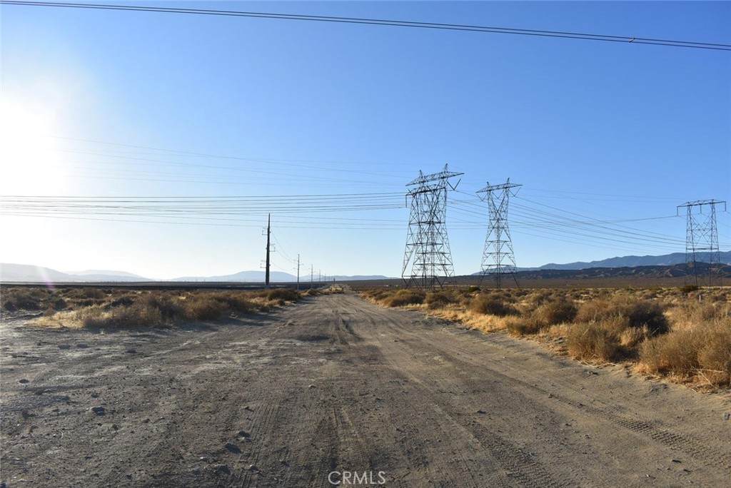 19300 Astoria Avenue - Photo 1