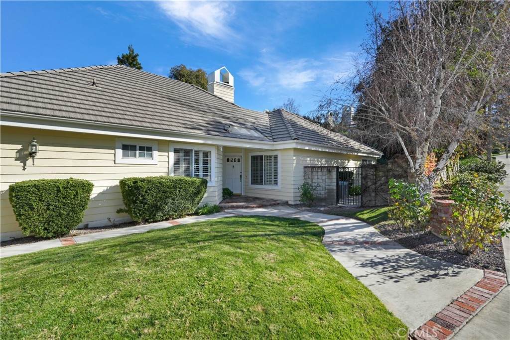 24486 Stonechat Court - Photo 1