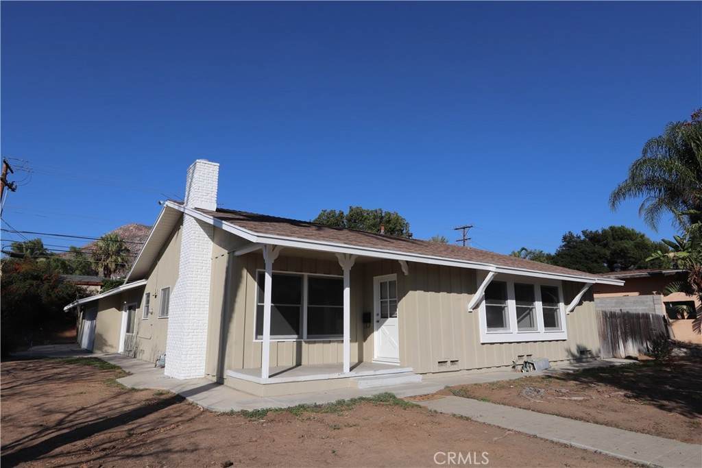 587 Blaine - Photo 1