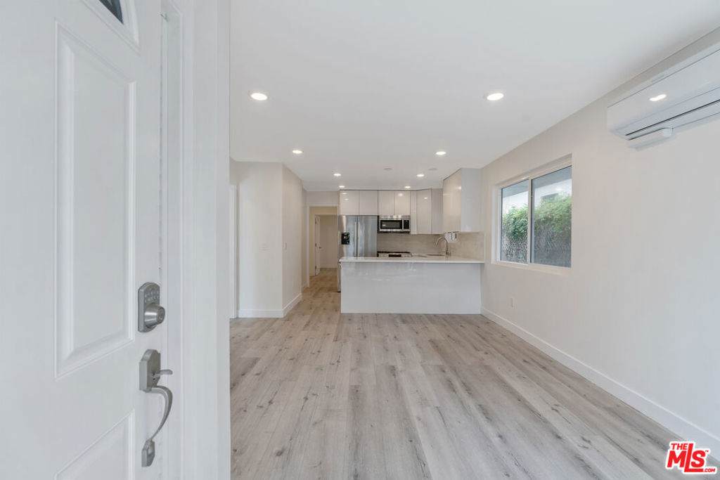 1025 Pleasantview Avenue - Photo 1