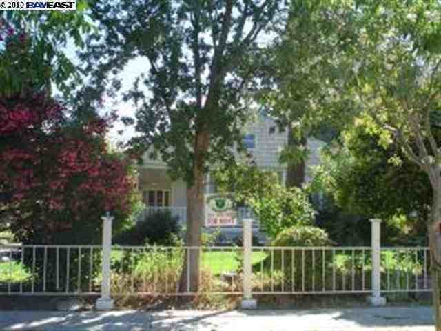 627 Rose Avenue - Photo 1