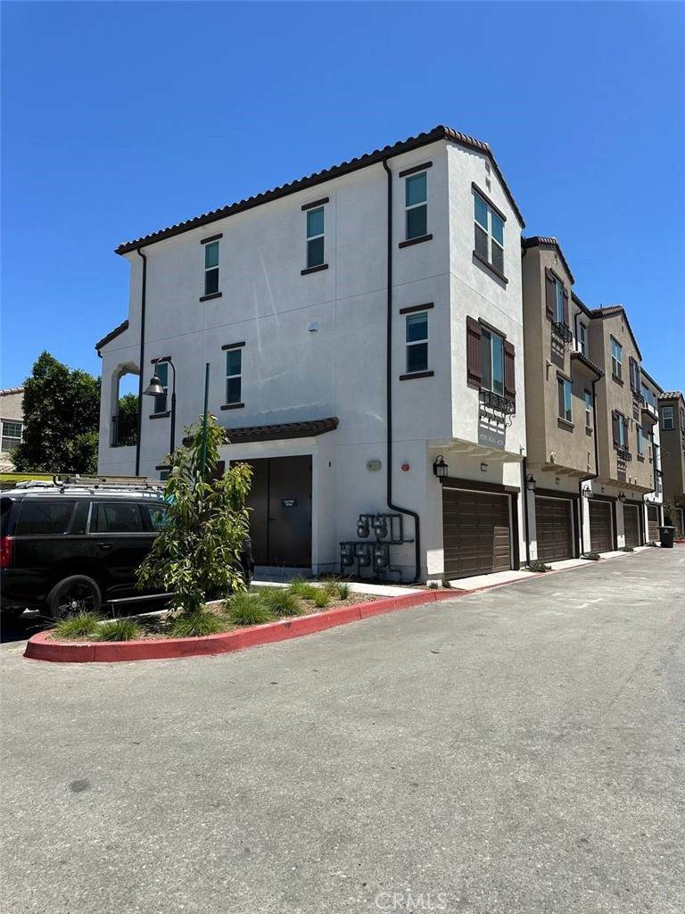 2317 Broadway - Photo 1
