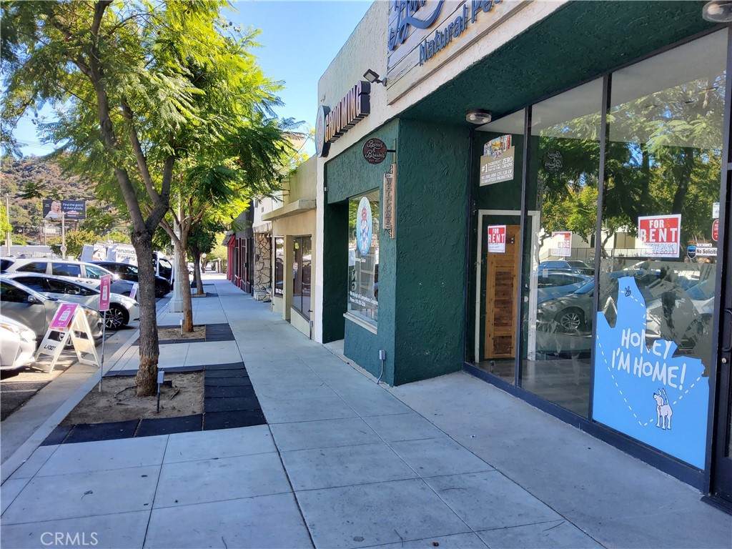 10021 Commerce - Photo 1