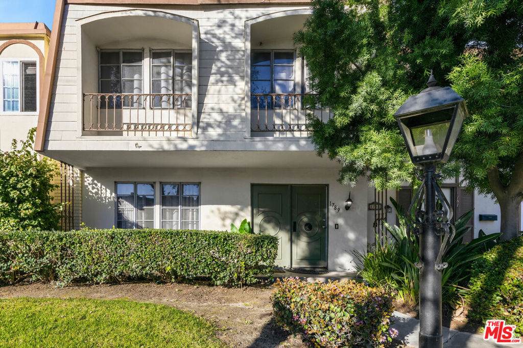 1789 Greenleaf Avenue - Photo 1