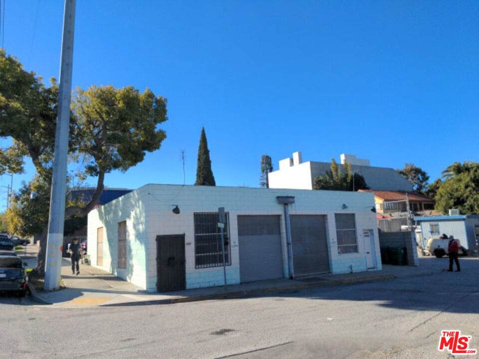 702 Vesta Street - Photo 1