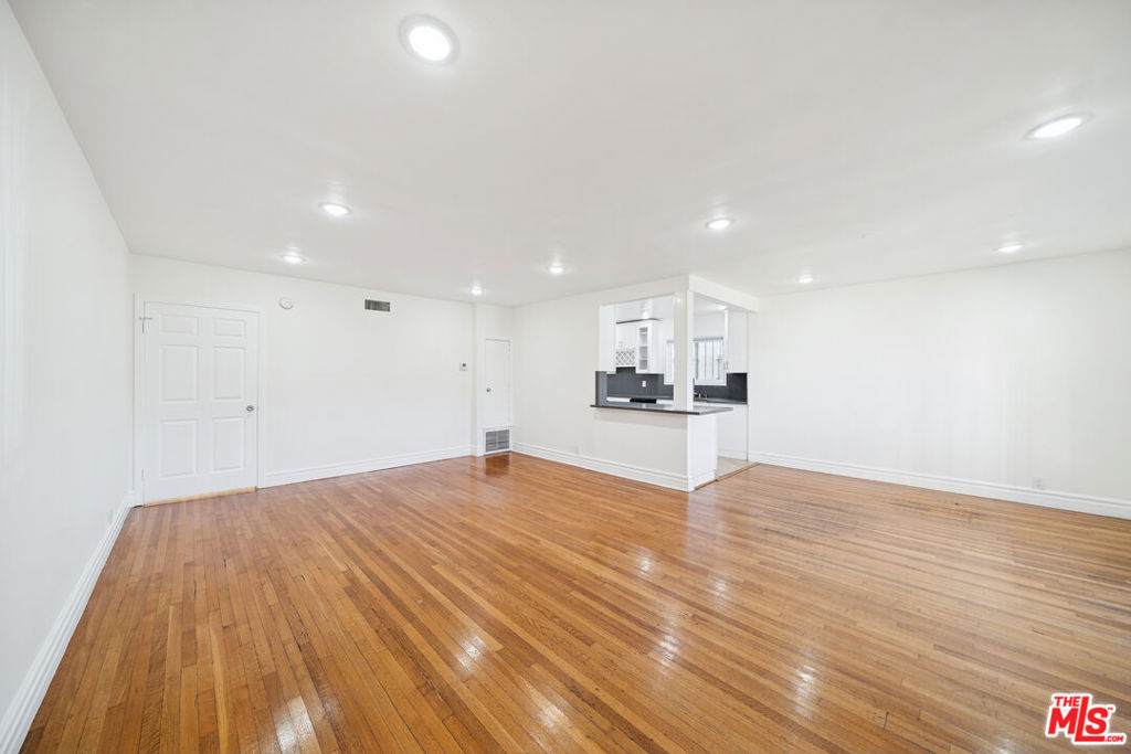 112 Detroit Street - Photo 1