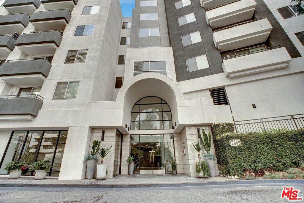 10600 Wilshire Boulevard - Photo 1