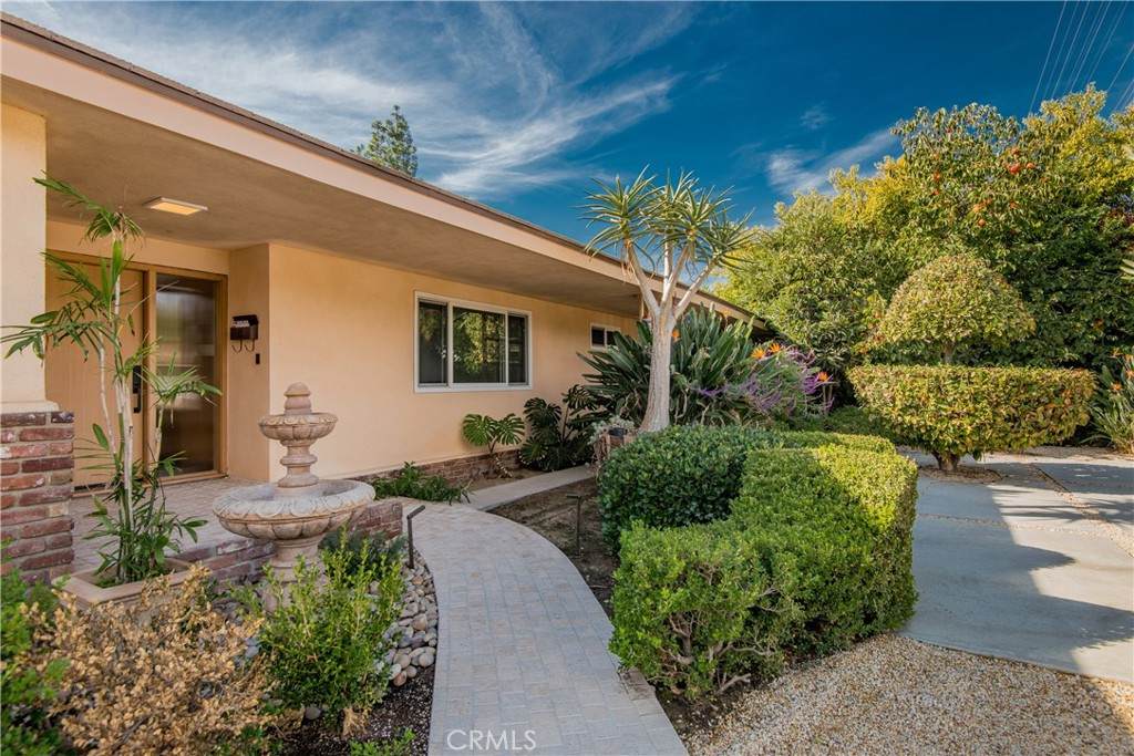 https://bt-photos.global.ssl.fastly.net/socal/orig_boomver_1_411520653-2.jpg