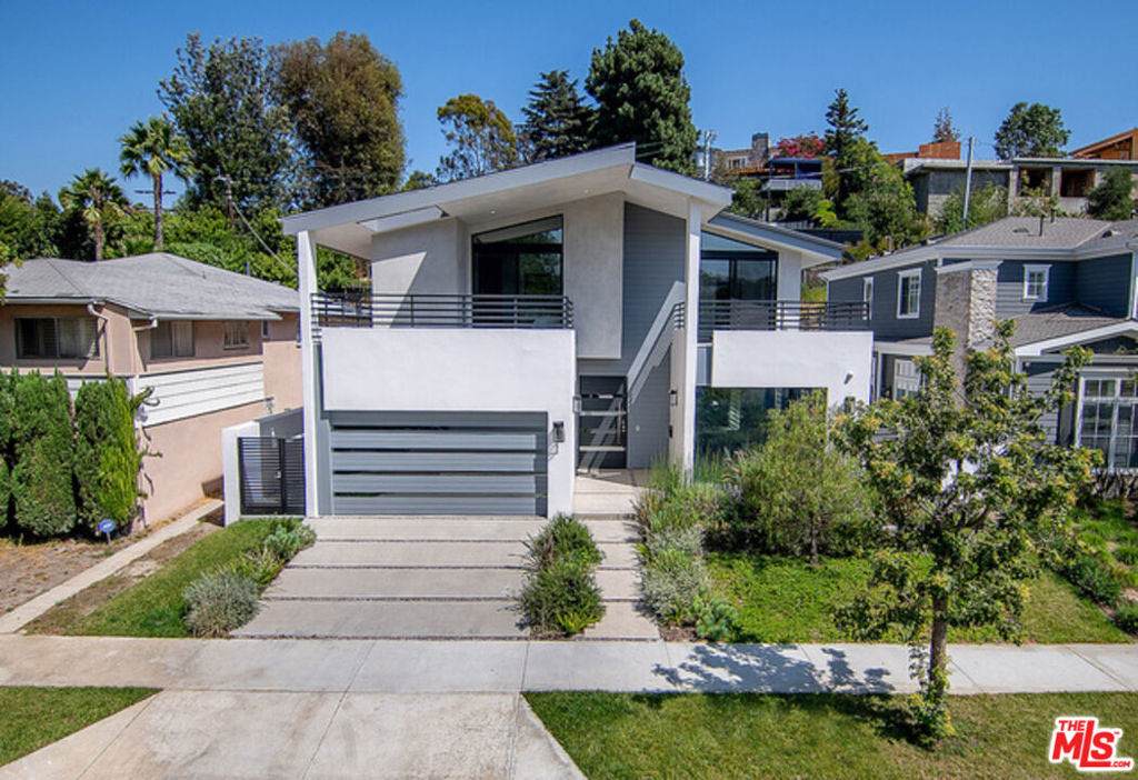 2122 Castle Heights Avenue - Photo 1