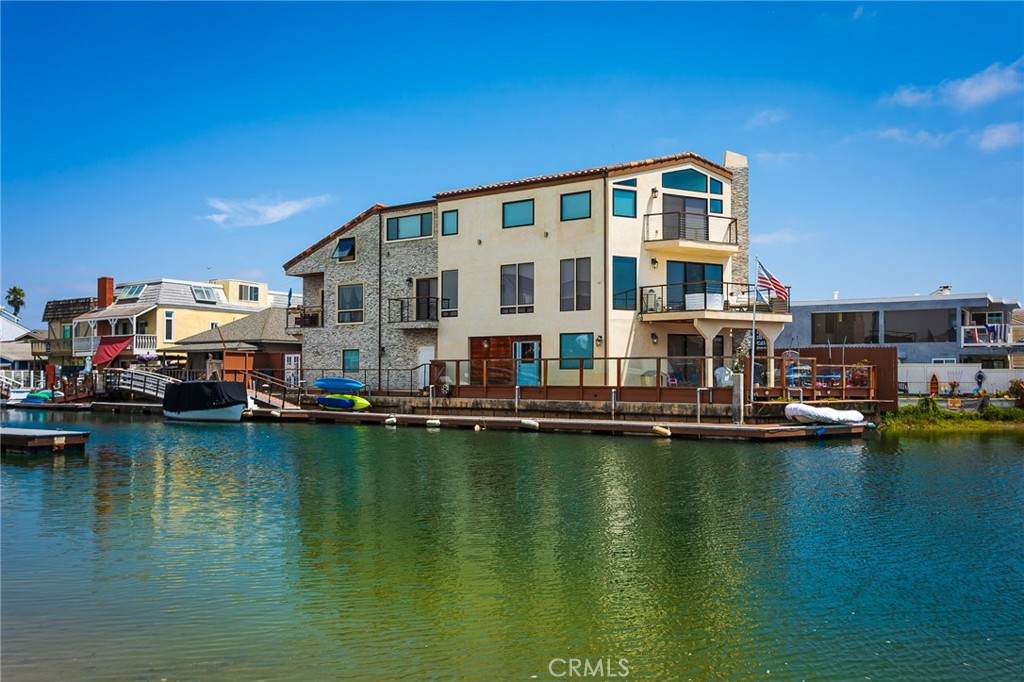 16857 Bayview - Photo 1