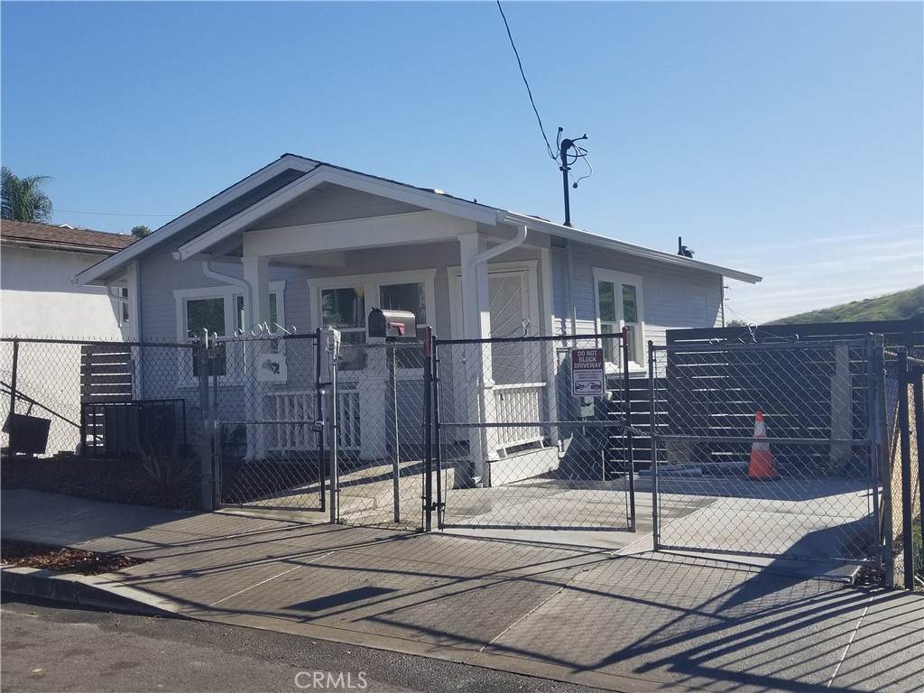 4620 Twining - Photo 1