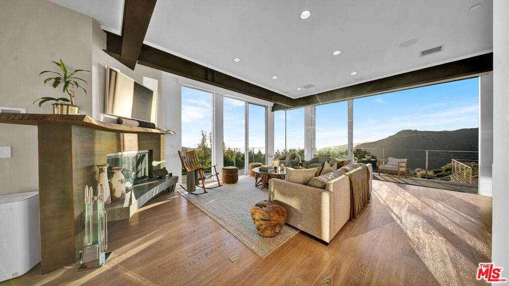 2915 Tuna Canyon Road - Photo 1