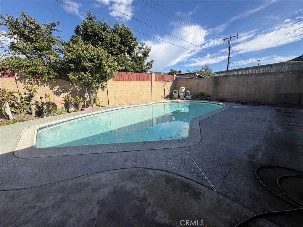 https://bt-photos.global.ssl.fastly.net/socal/orig_boomver_1_411880857-2.jpg