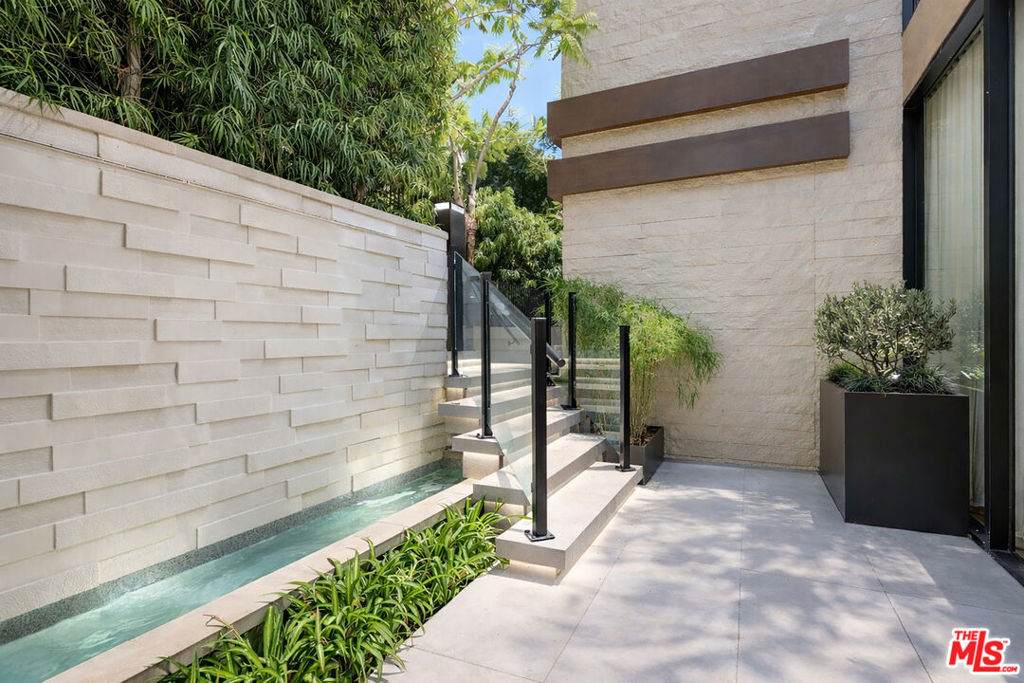 815 Tigertail Road - Photo 1