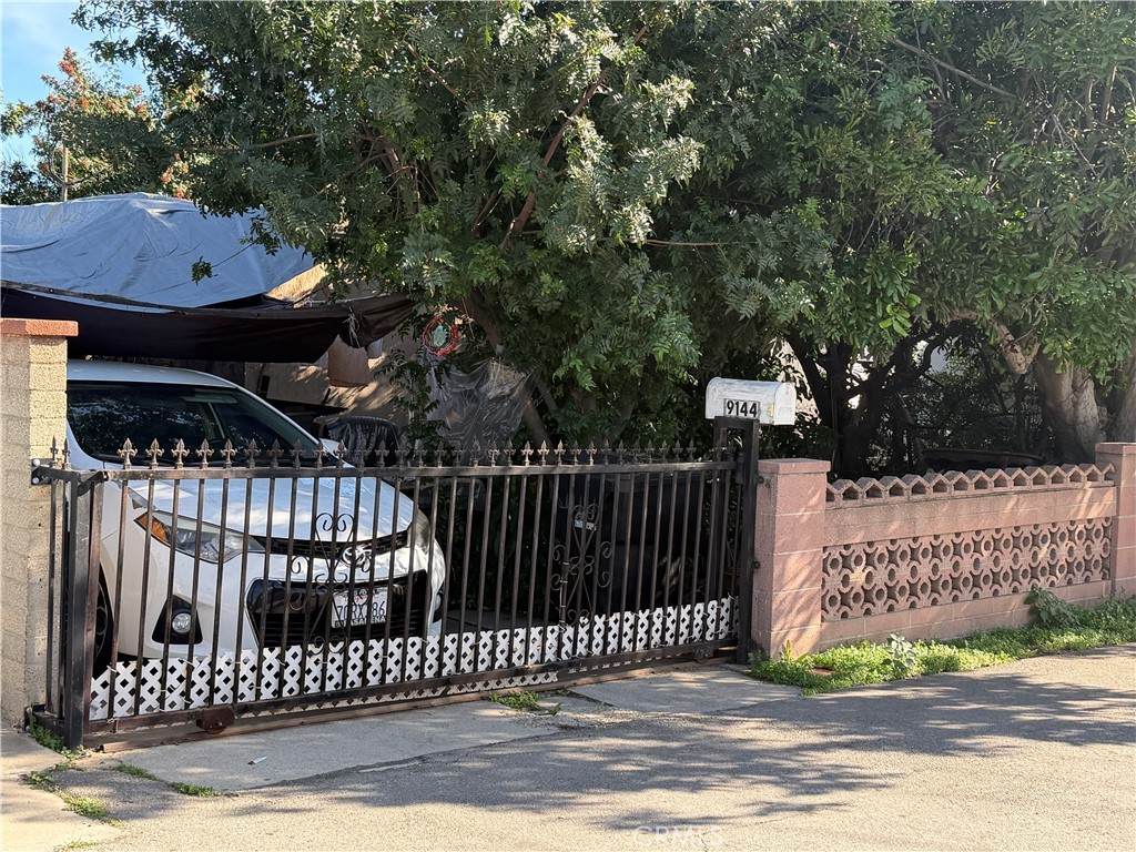 9144 Fairview - Photo 1