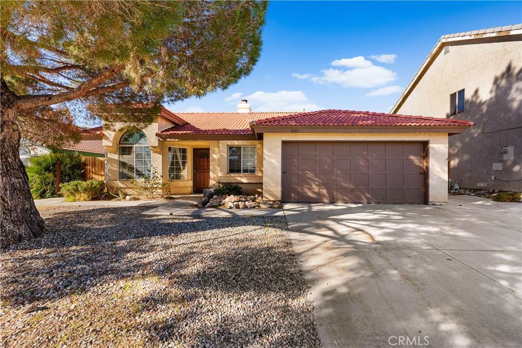 3533 Fernwood - Photo 1