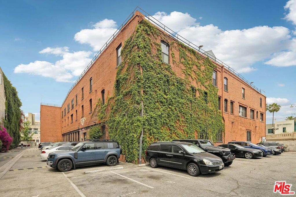 900 1st Street - Photo 1