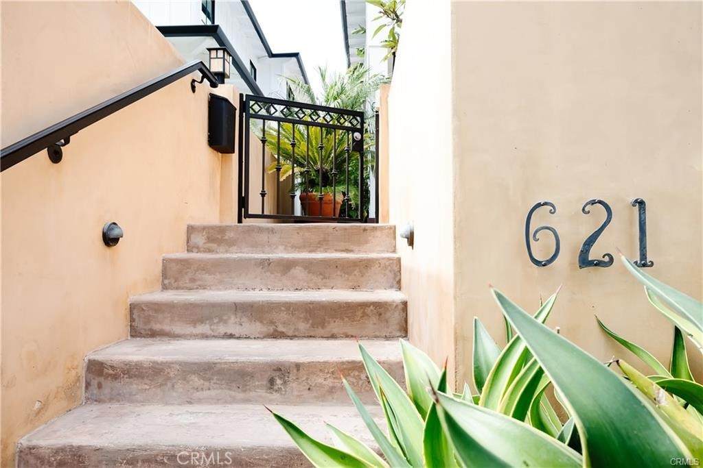 621 31st - Photo 1