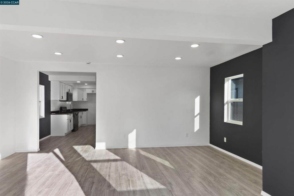 1318 Battery St - Photo 1