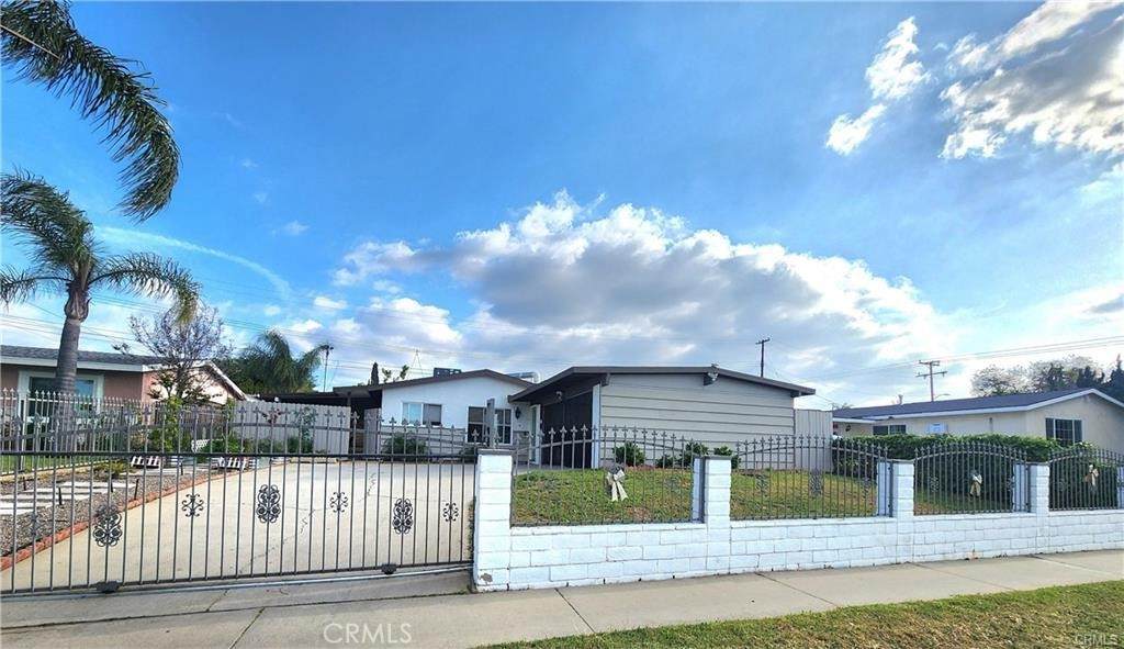 18214 Los Palacios - Photo 1