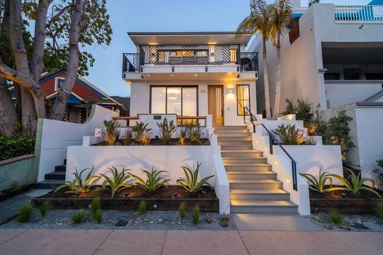 322 Capitola Avenue - Photo 1