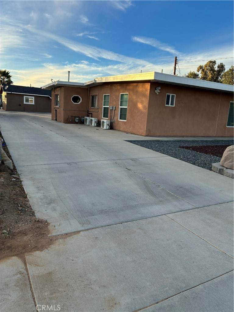https://bt-photos.global.ssl.fastly.net/socal/orig_boomver_1_412042800-2.jpg