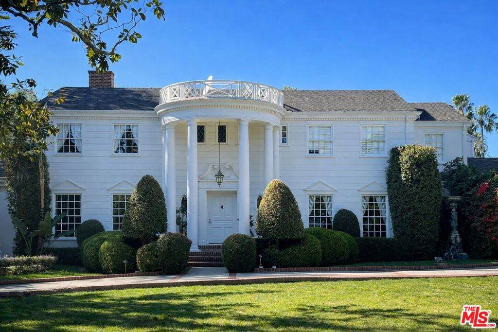 251 Bristol Avenue - Photo 1